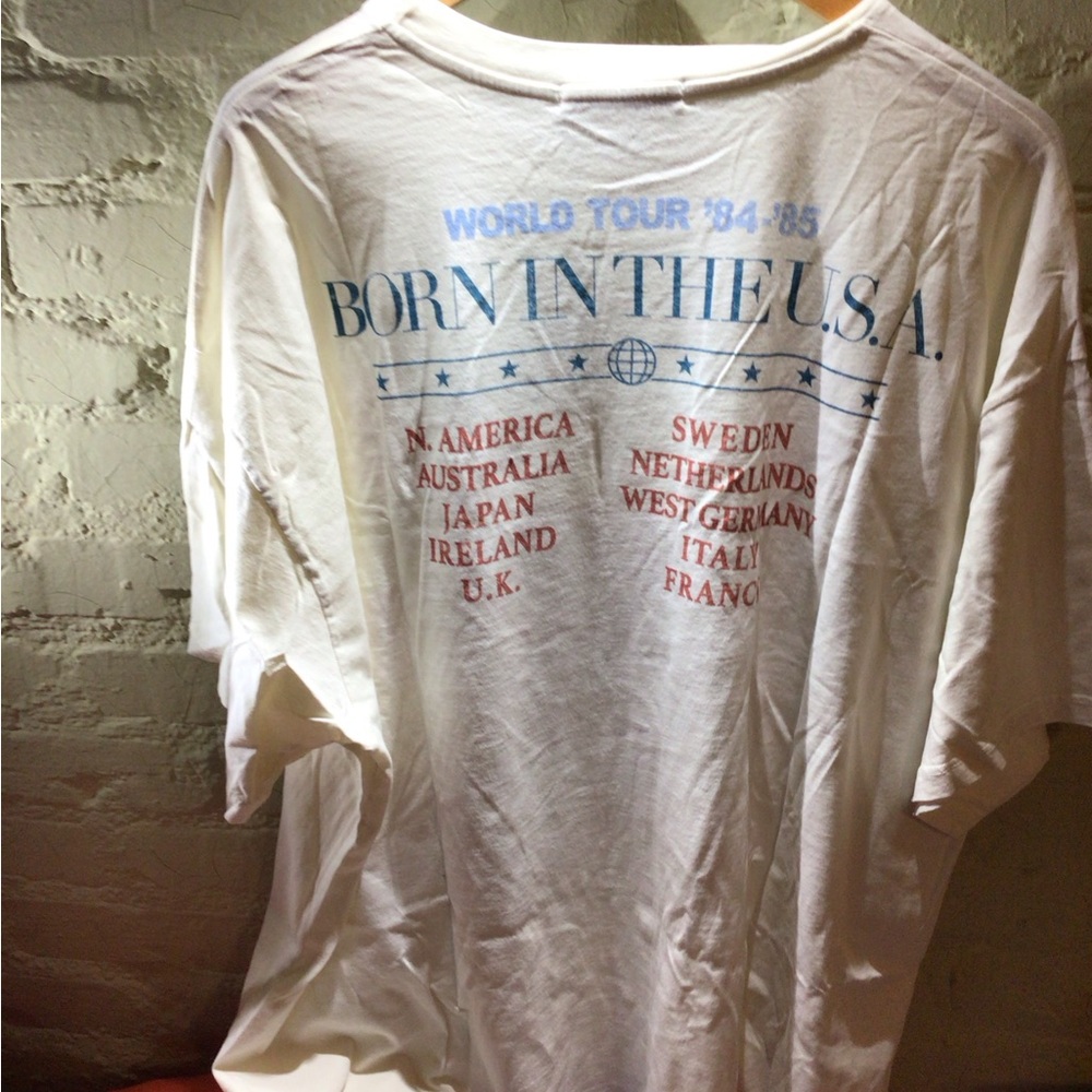 NEW! DAYDREAMER Bruce Springsteen Graphic Tee in Cream with Red & Blue Print - Picture 4 of 6